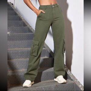 ARMY GREEN CARGO JEANS (large 10/12)